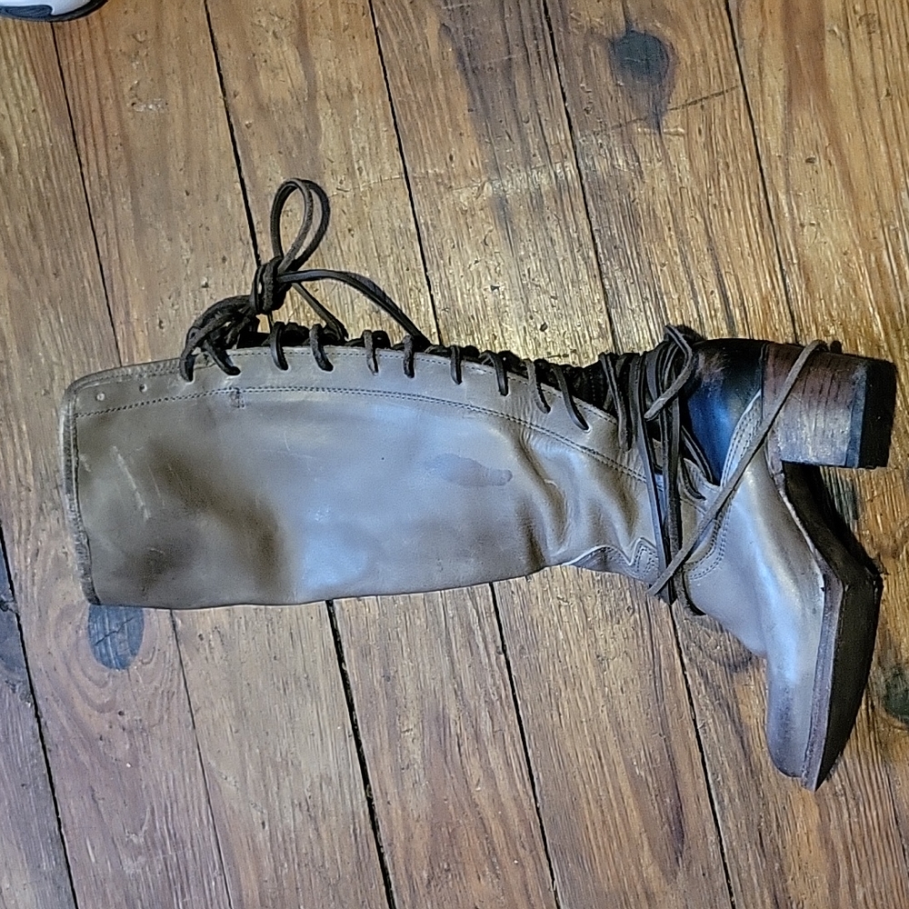 Free bird coal boots excellent condition size 7 - Picture 2 of 6